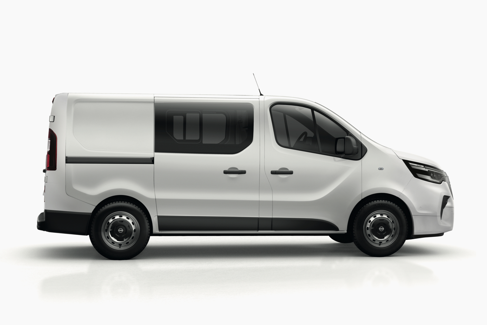 Nissan Primastar Crew Van autoplay visuals